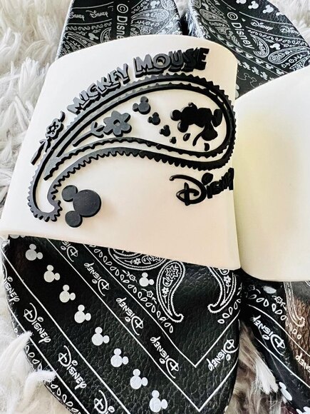 𝅺mickey Mouse Paisley Slides *SIZE 9* - Picture 2 of 2